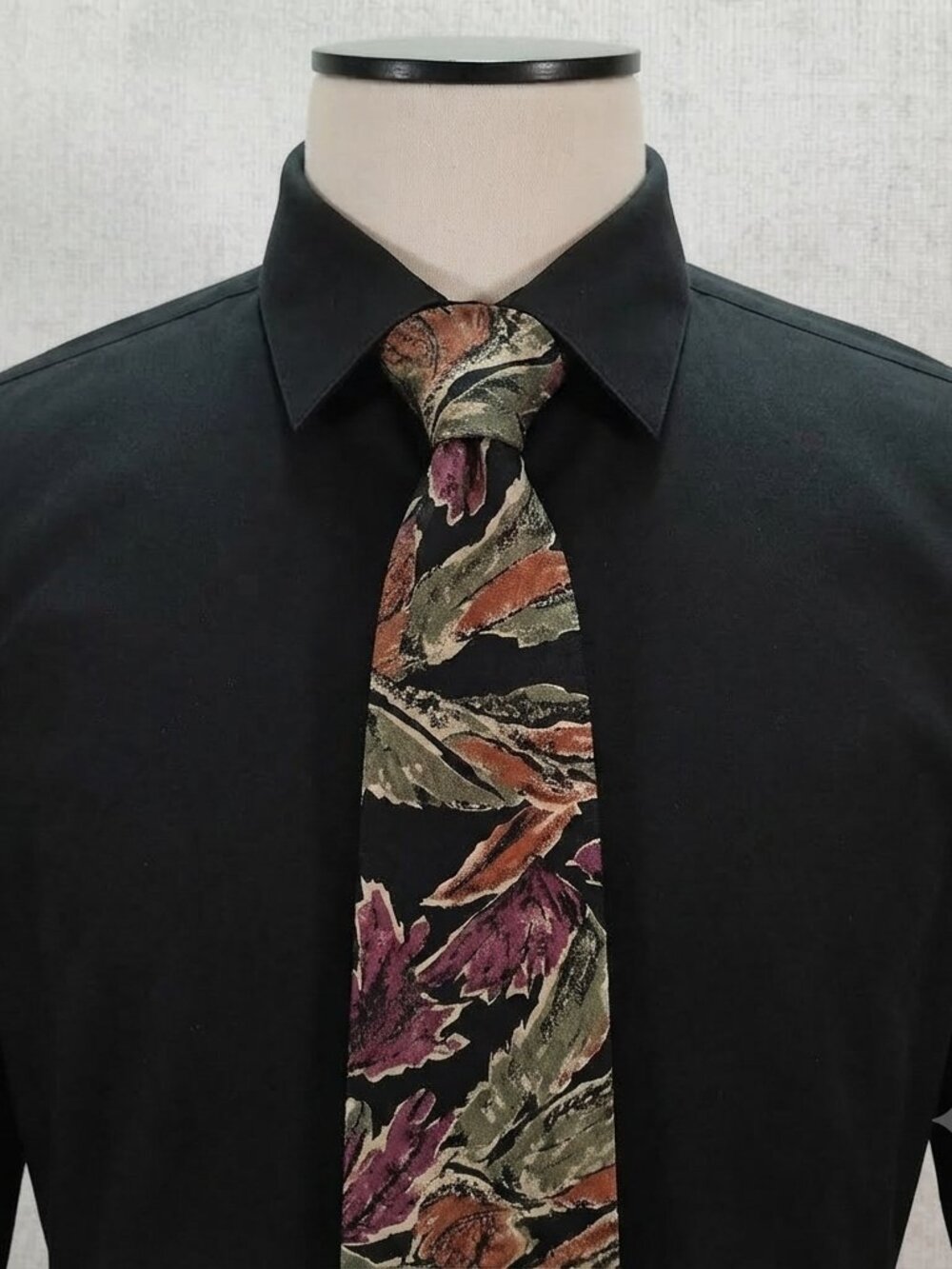 Monzini Collection 100% Silk Tie – Abstract Leaf Print – Black Multicolor – Made